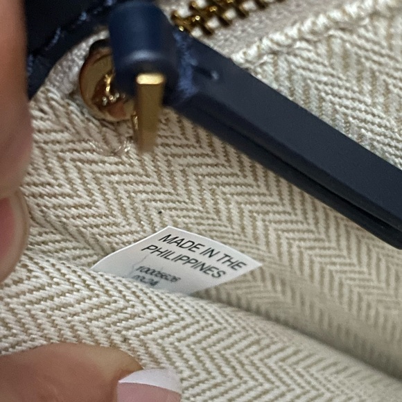 New, Tory Burch Britten denim small adjustable shoulder bag navy - Picture 9 of 14